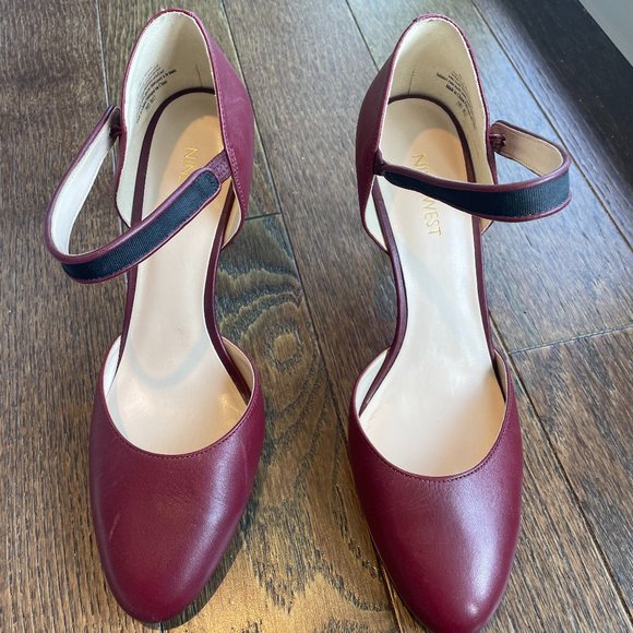 Ankle strap Pumps - Picture 1 of 3